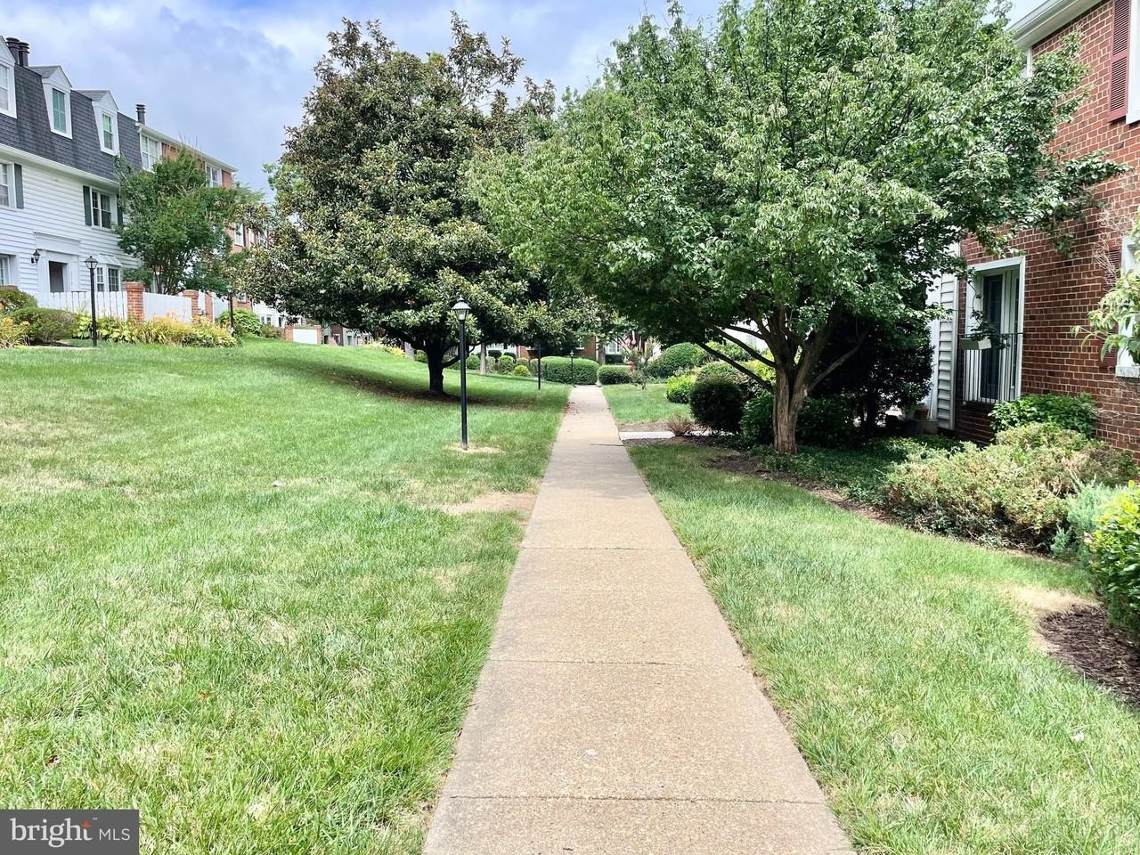 2713 S Walter Reed Dr #B - Photo 4 of 25