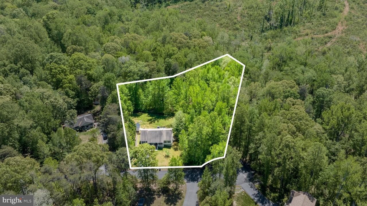 7386 Monroe Dr - Photo 3 of 47