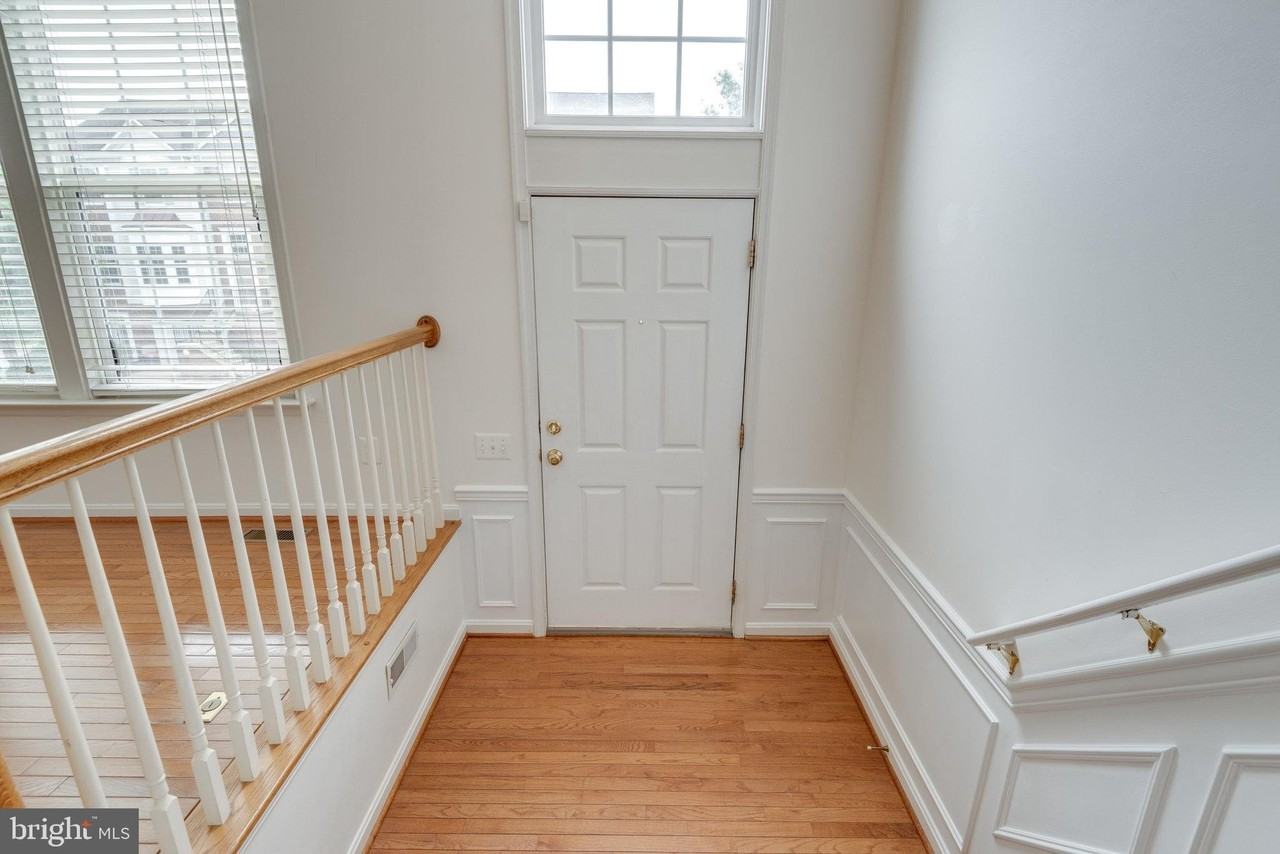 43794 Virginia Manor Ter - Photo 4 of 36
