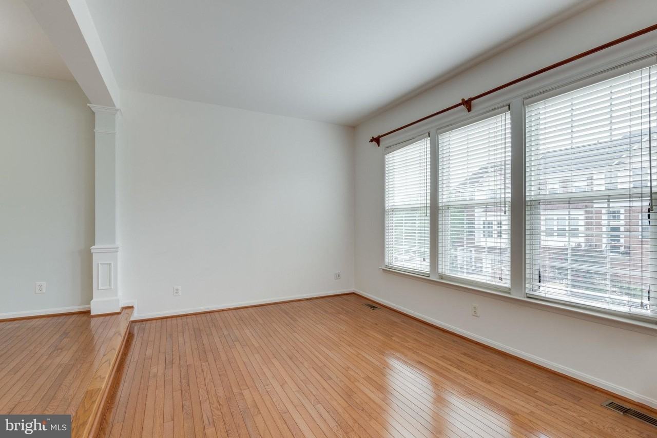 43794 Virginia Manor Ter - Photo 5 of 36