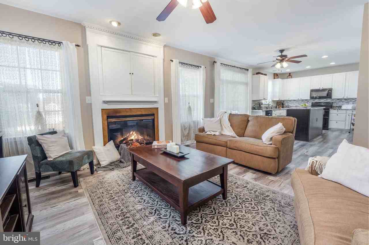 15575 Catamaran Ct - Photo 4 of 49