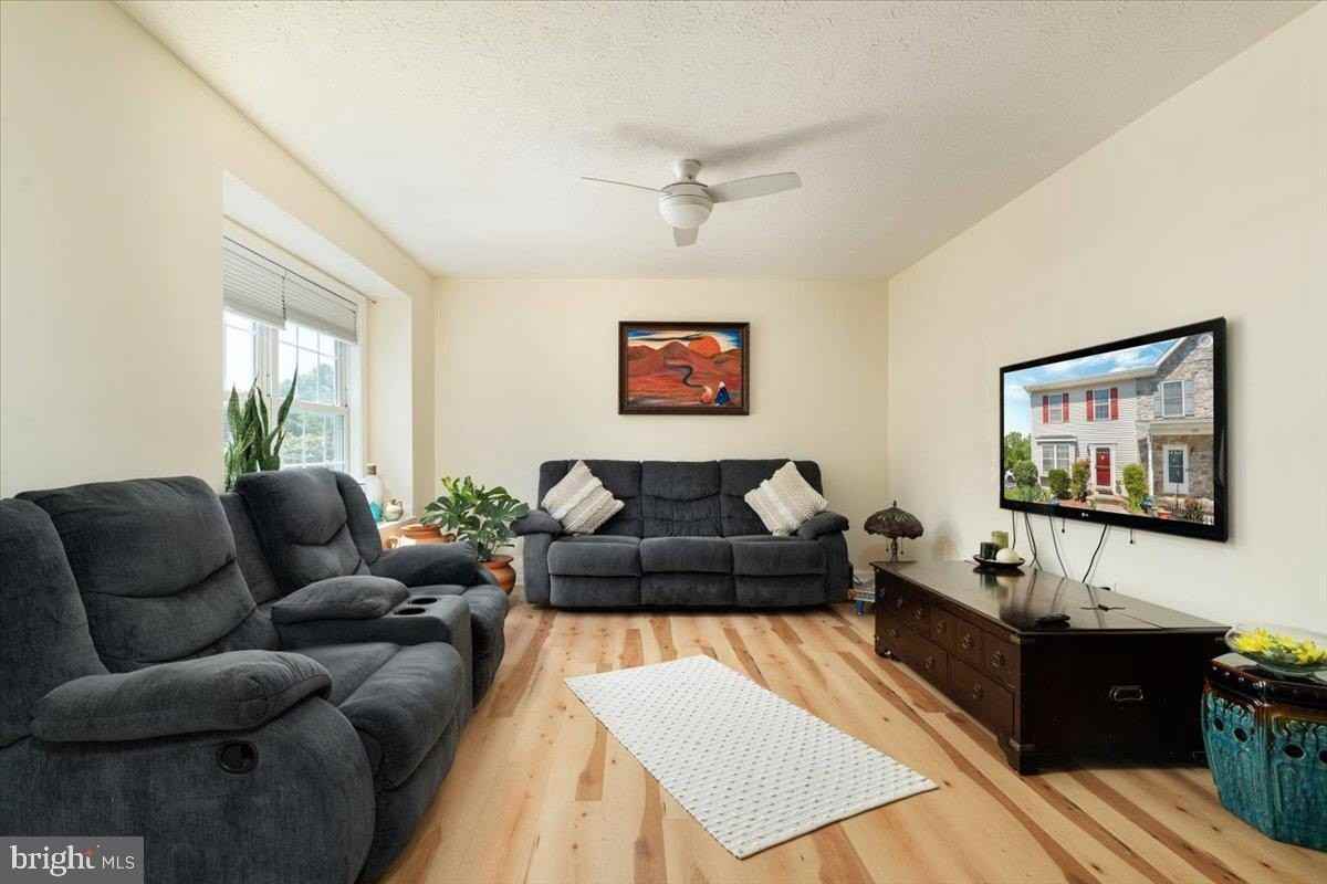 140 Founders Way - Photo 4 of 28