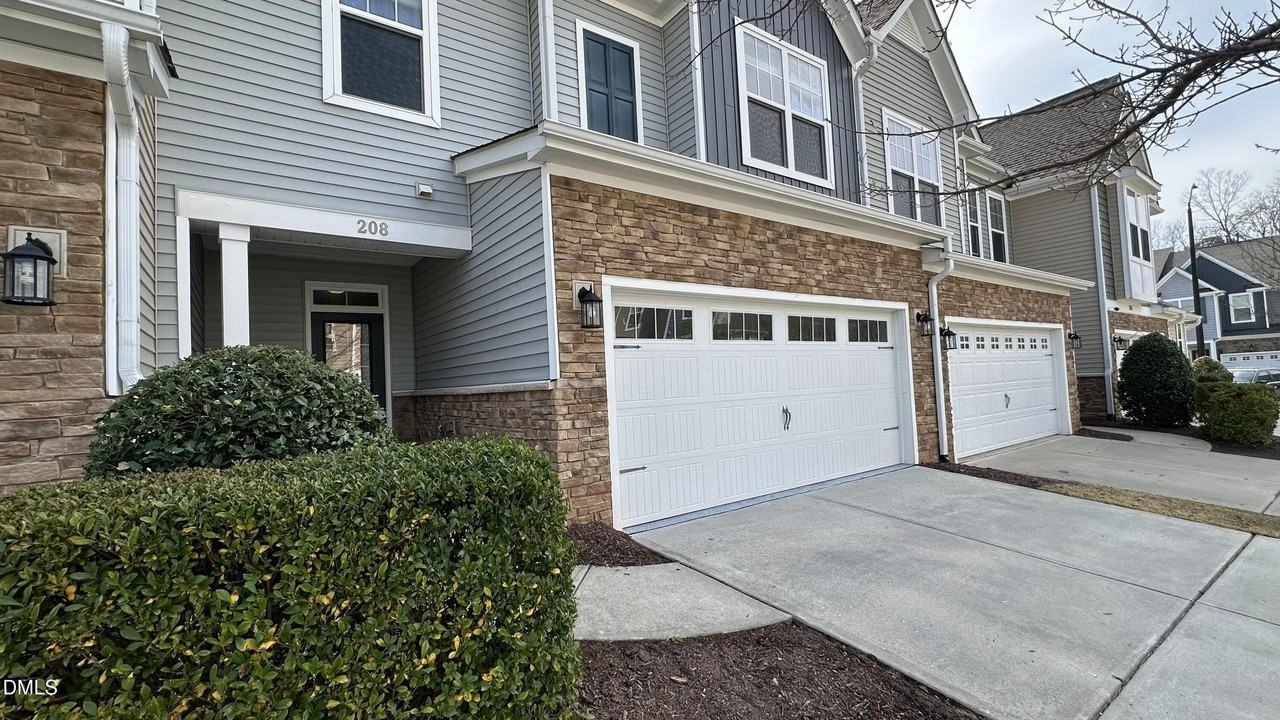208 Wildfell Trl - Photo 3 of 46