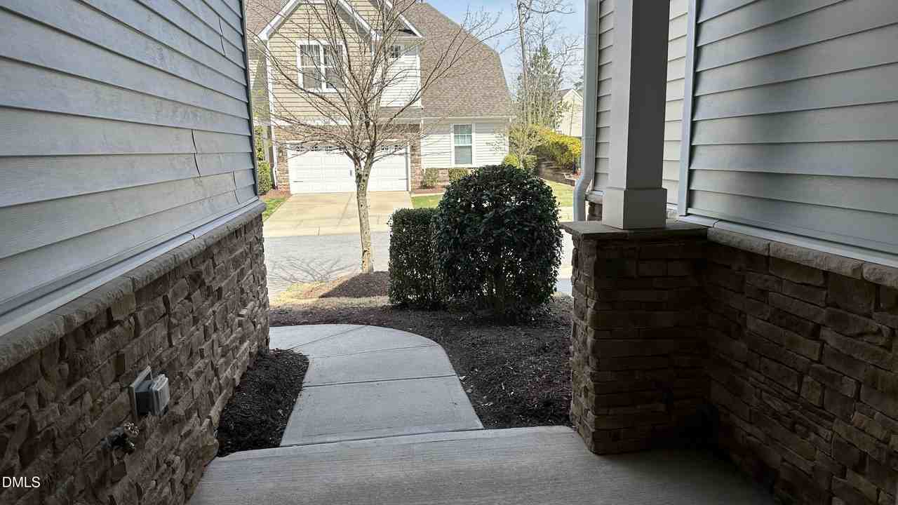 208 Wildfell Trl - Photo 5 of 46