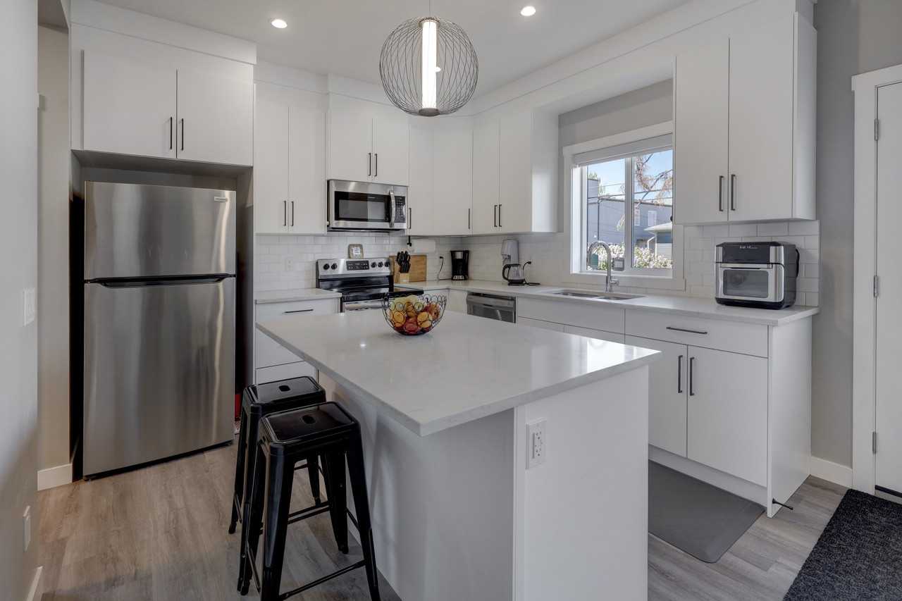 132 23 Avenue Northeast #2 - Photo 2 of 31