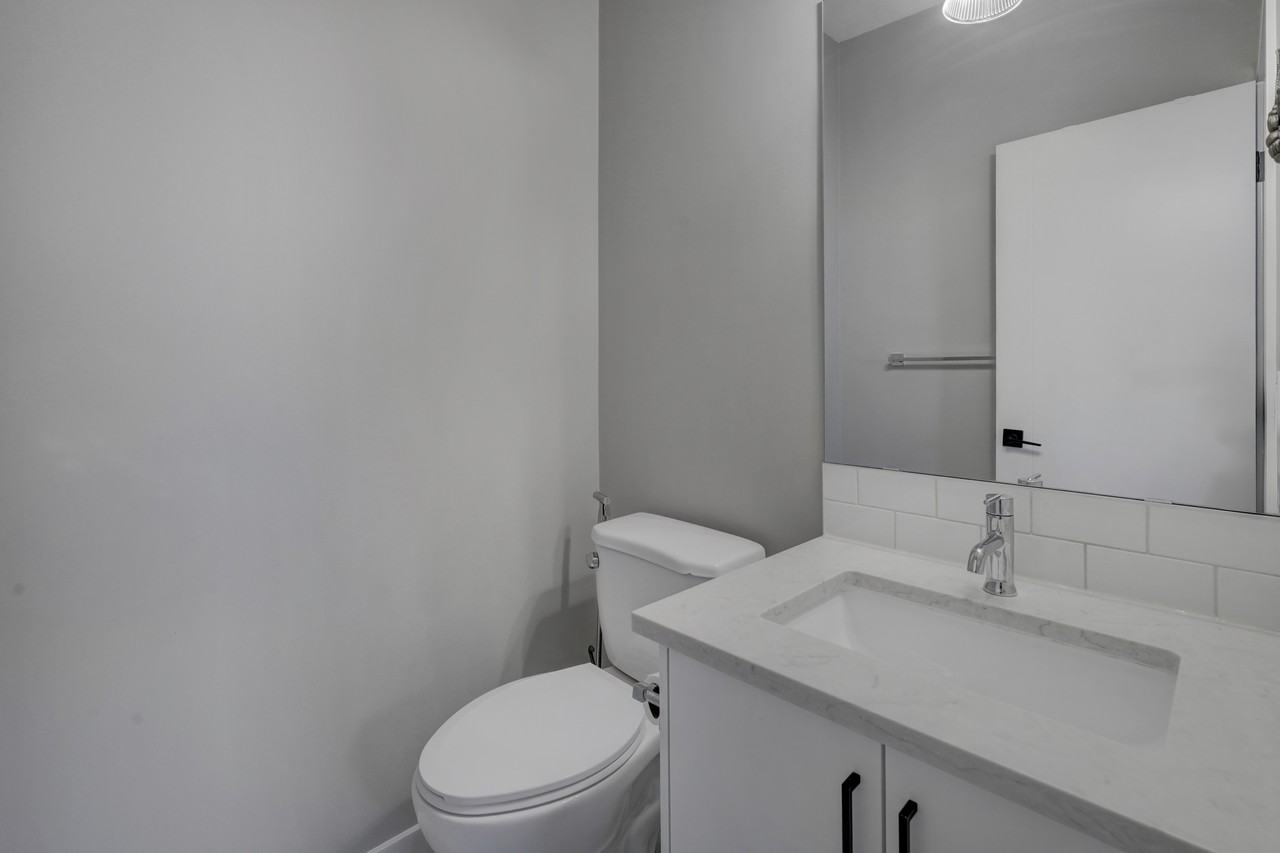 132 23 Avenue Northeast #2 - Photo 5 of 31