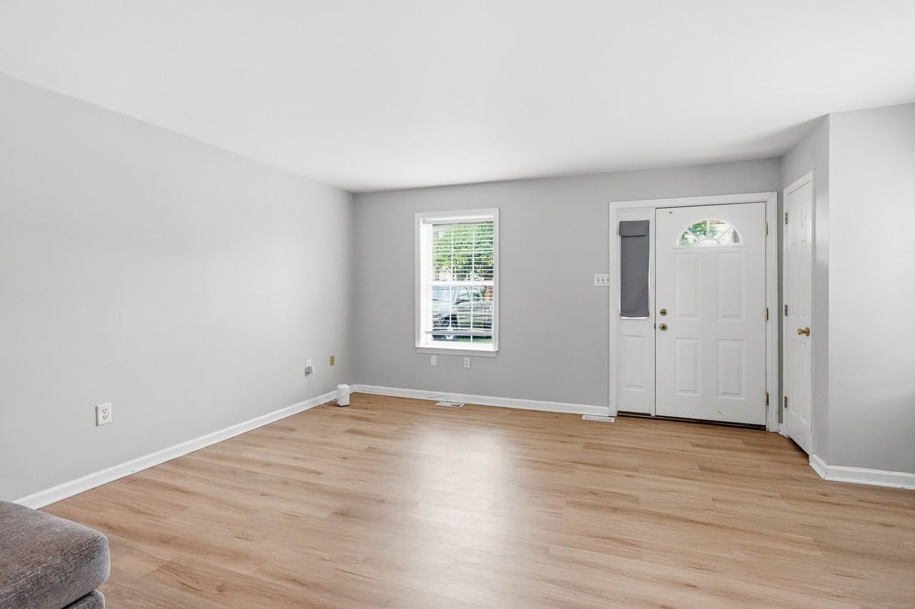 586 Taylor St #1 - Photo 4 of 31