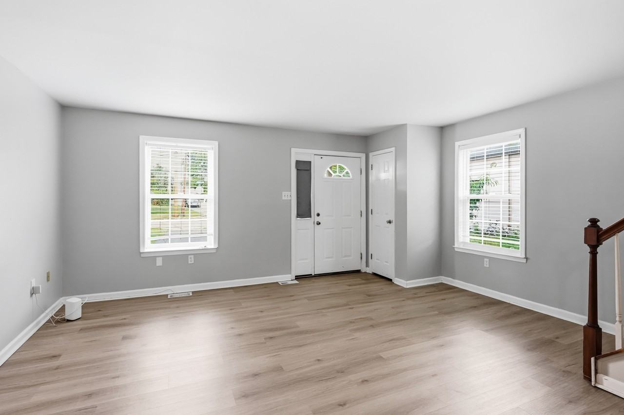 586 Taylor St #1 - Photo 5 of 31