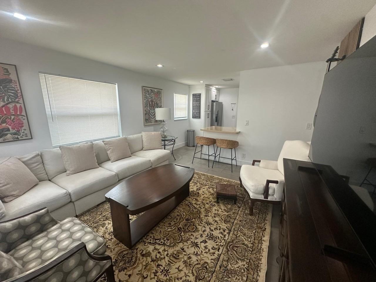 300 Central Dr - Photo 2 of 18