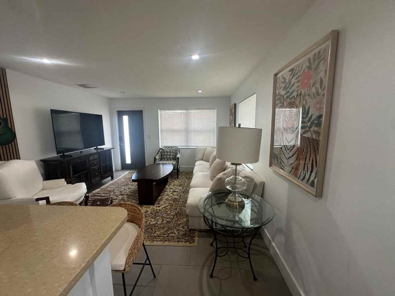 300 Central Dr - Photo 4 of 18
