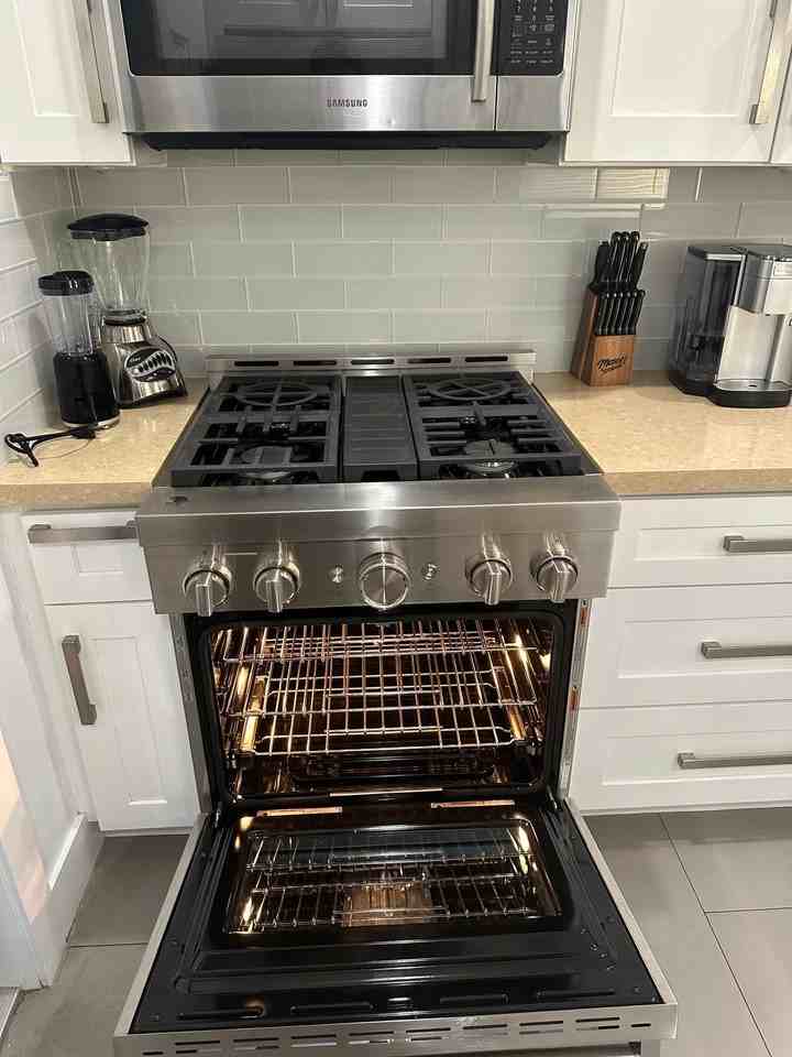 300 Central Dr - Photo 6 of 18