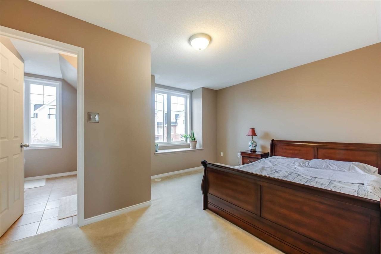 98 John Bell Crescent - Photo 3 of 23