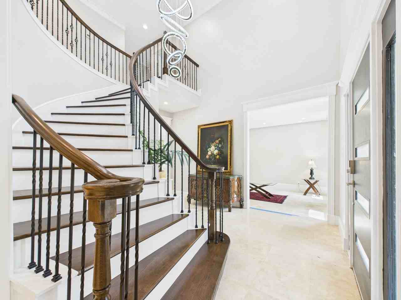 702 Daria Ct - Photo 5 of 45