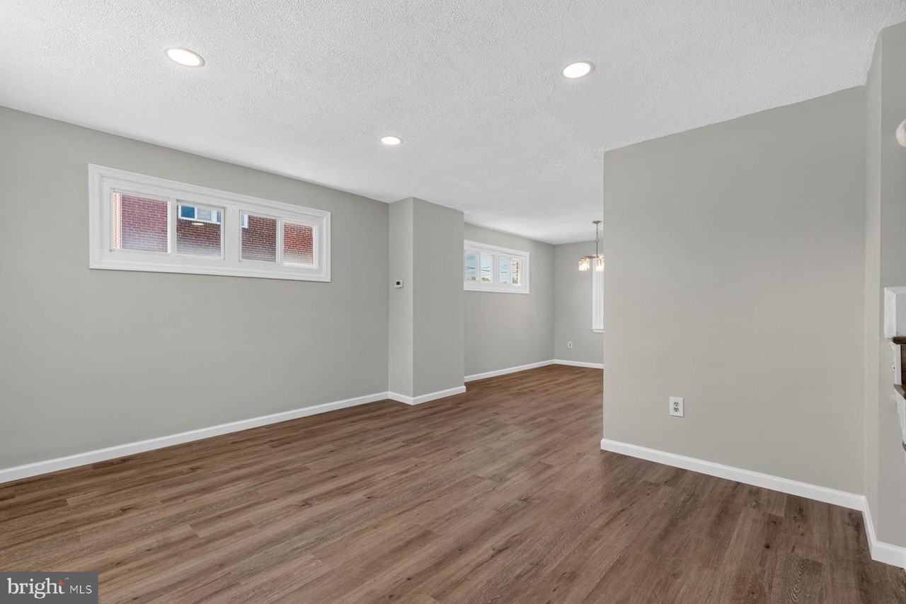 1524 Barkley Ave - Photo 6 of 36