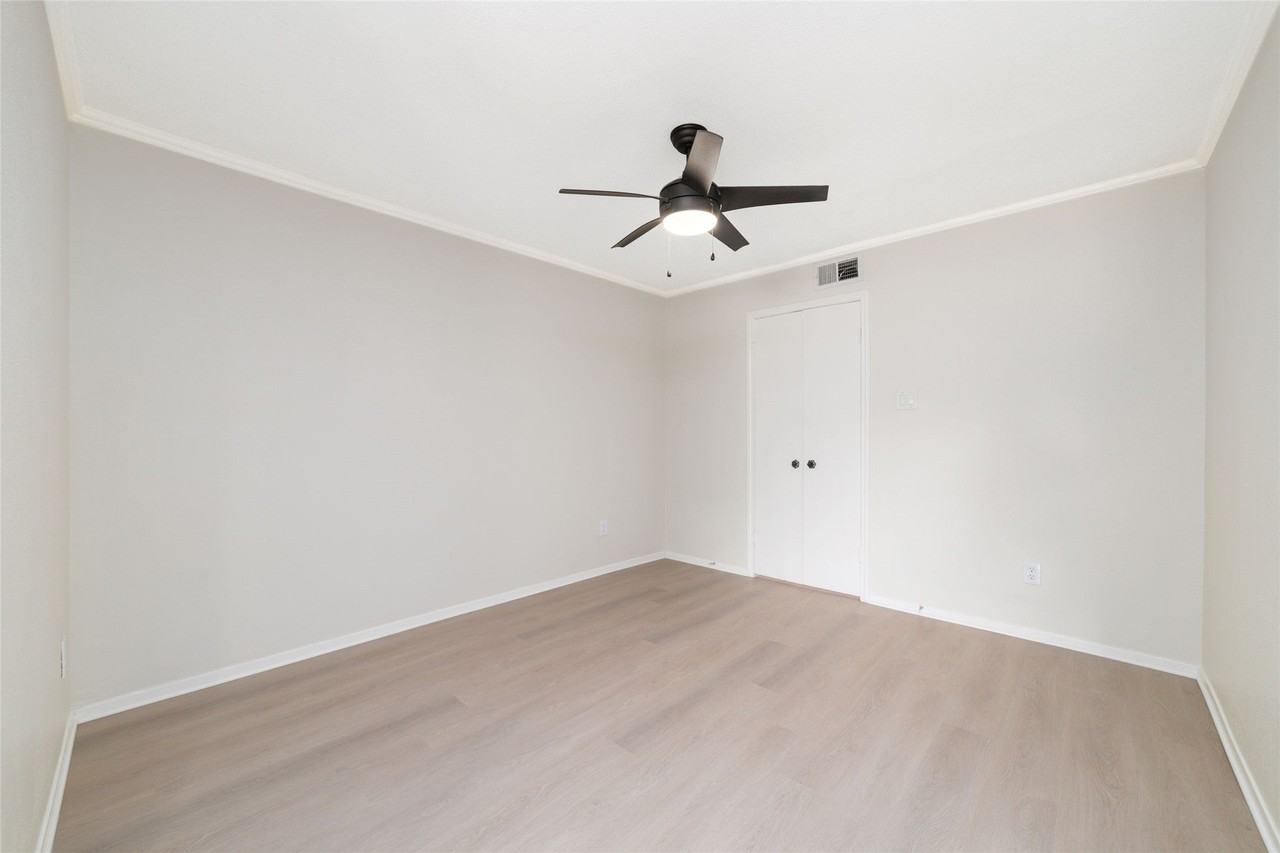 14345 Misty Meadow Ln - Photo 5 of 28