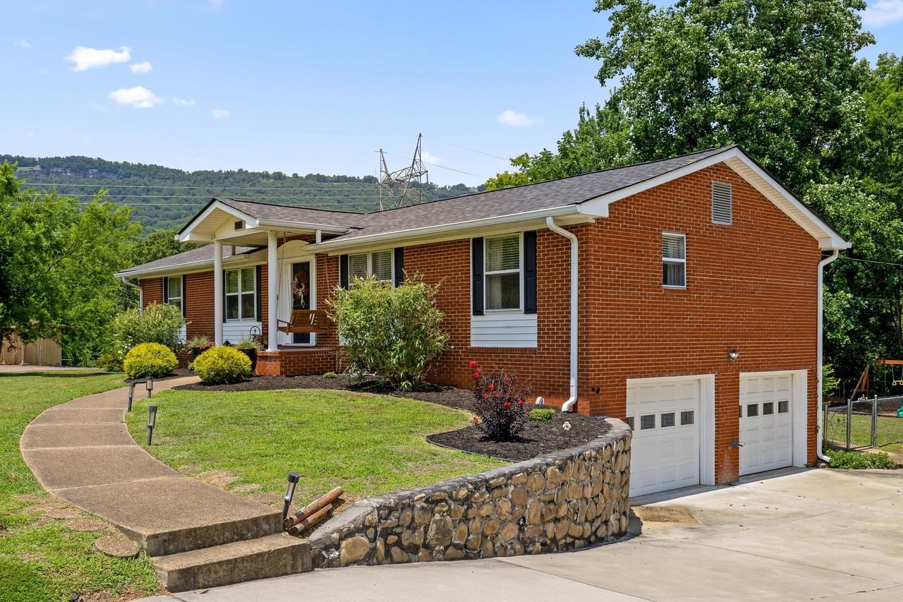 627 Valley Bridge Rd - Photo 4 of 44