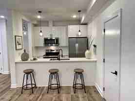2416 Clifford St #1F - Photo 1 of 1