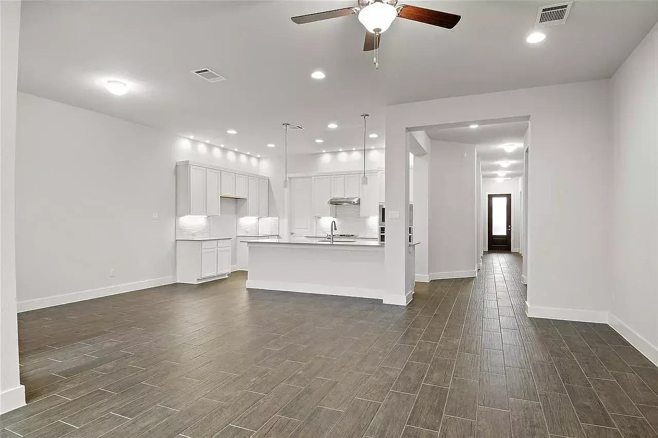 200 Castlefields St #1 - Photo 2 of 10