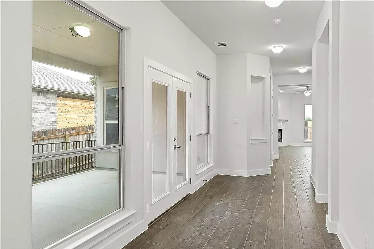 200 Castlefields St #1 - Photo 6 of 10