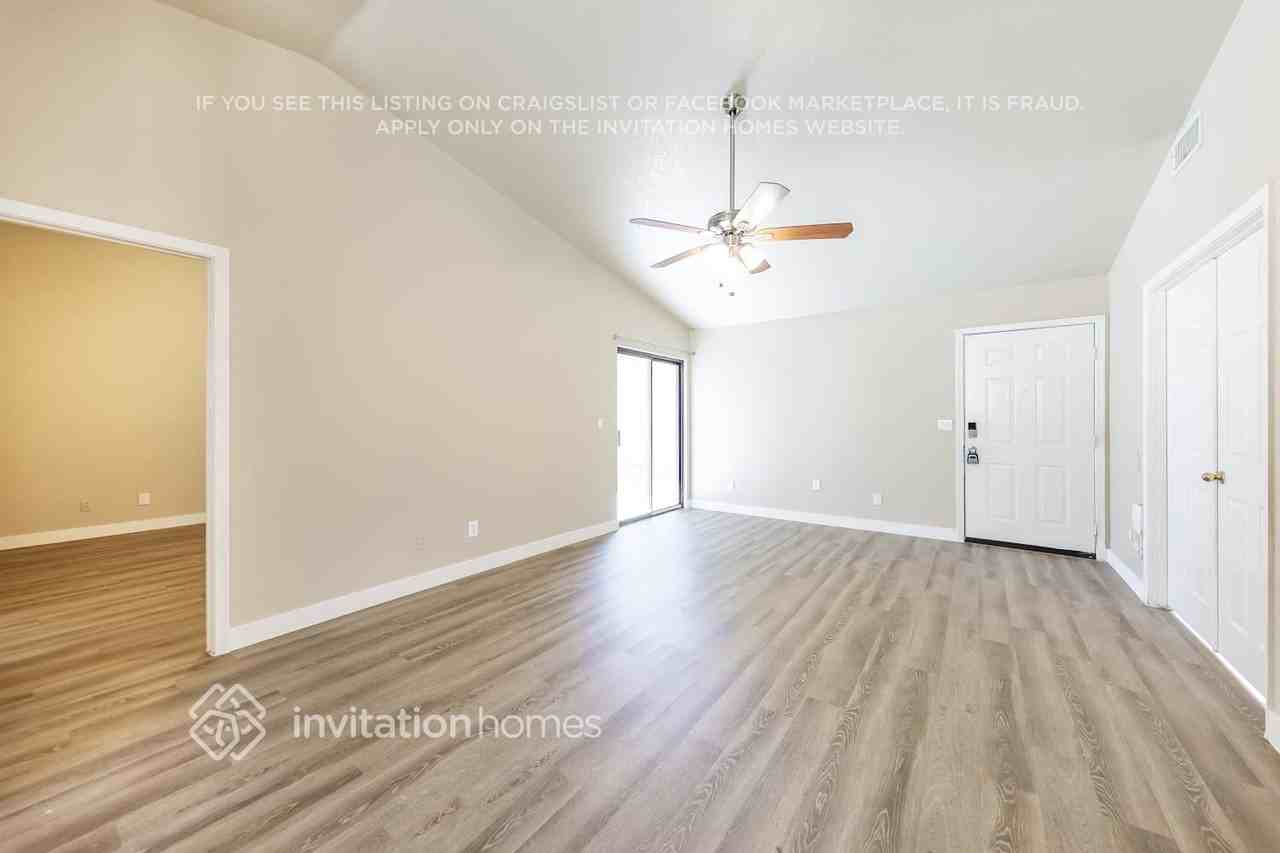8142 W Mescal St - Photo 6 of 17