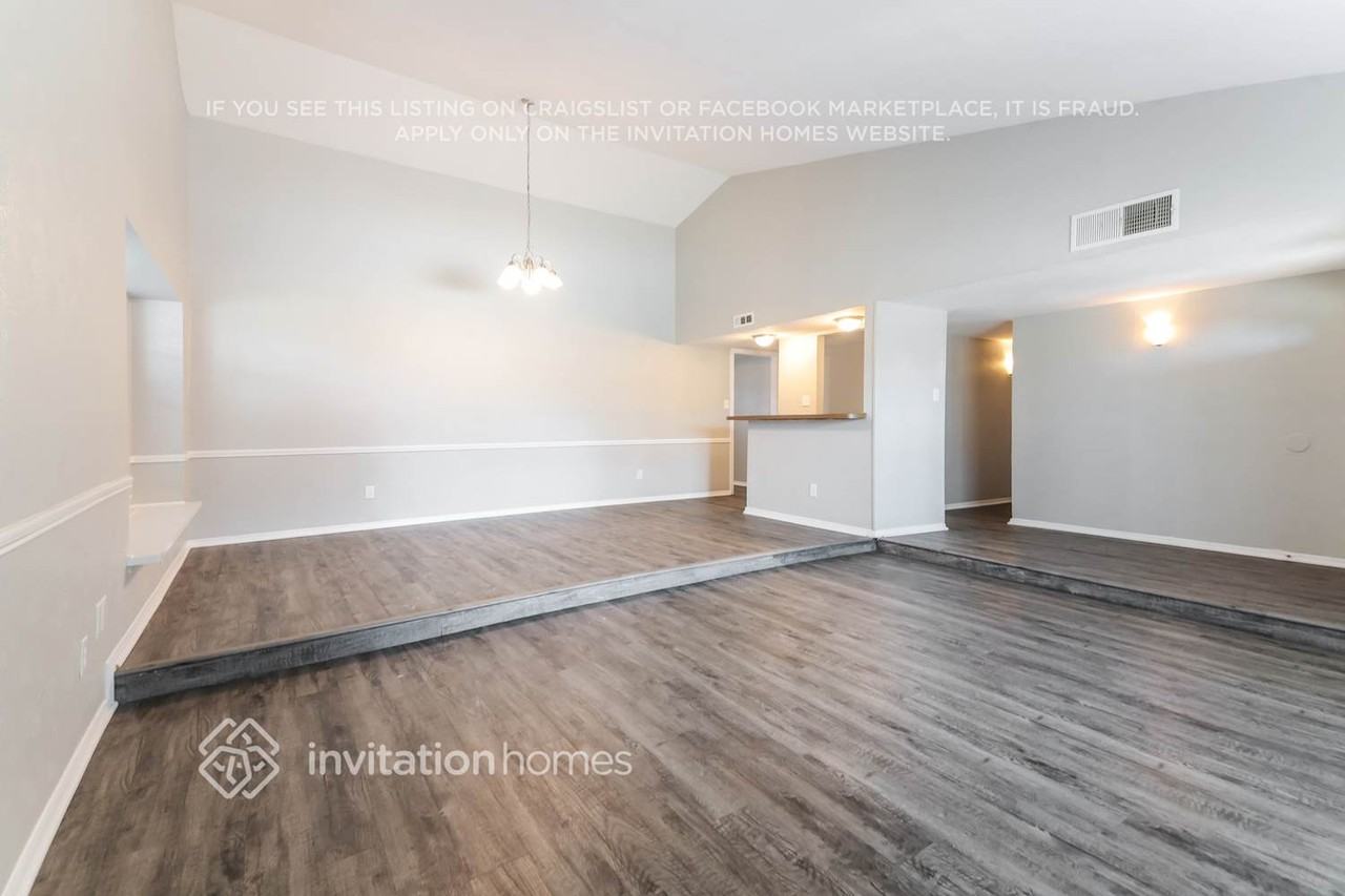 421 Kingsbridge Dr - Photo 5 of 17