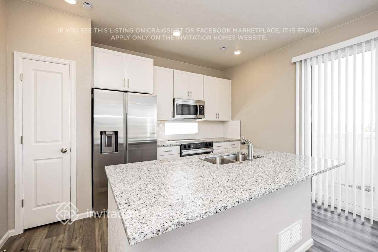 5635 Bowerman Ln - Photo 6 of 18