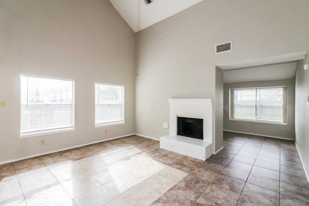 6042 Beaconridge Dr - Photo 5 of 17
