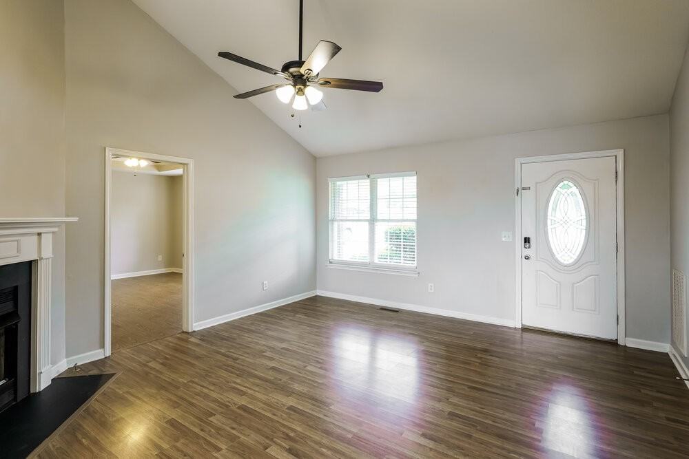 534 Summit Way - Photo 3 of 16