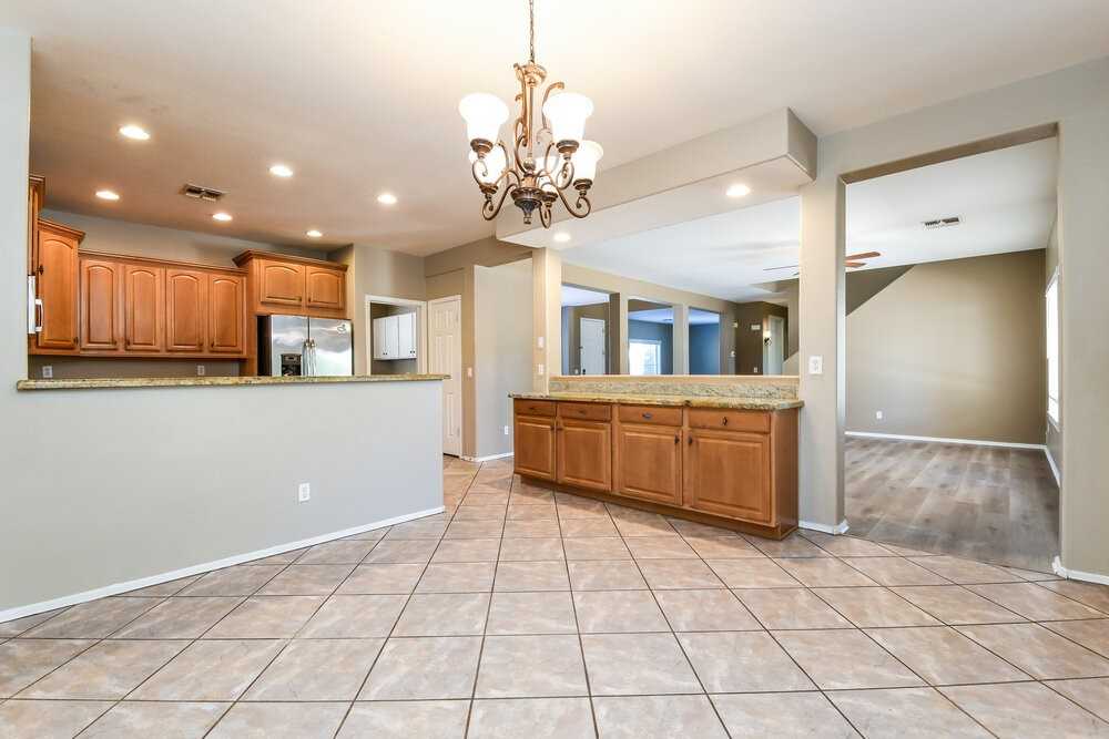 1081 E Horseshoe Dr - Photo 7 of 17