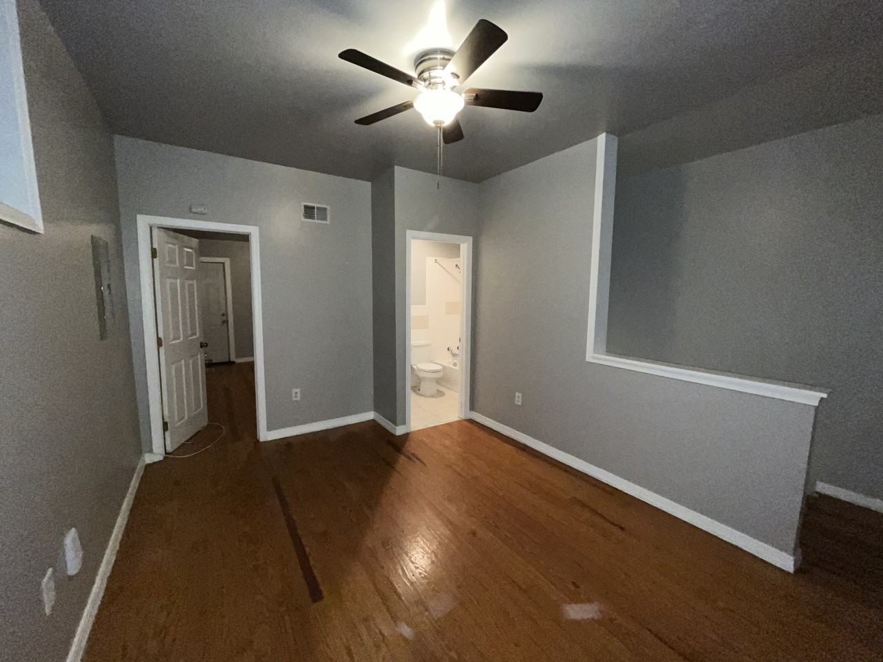4900 Walton Avenue - Photo 7 of 11