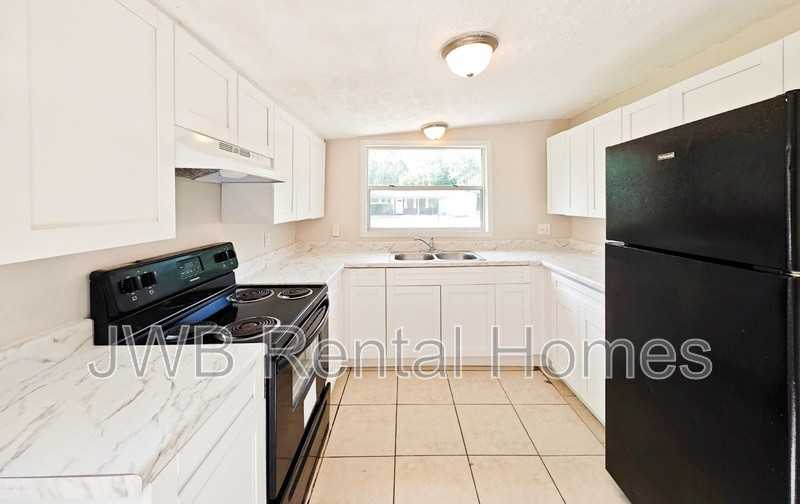 7549 Sharbeth Dr S - Photo 2 of 14
