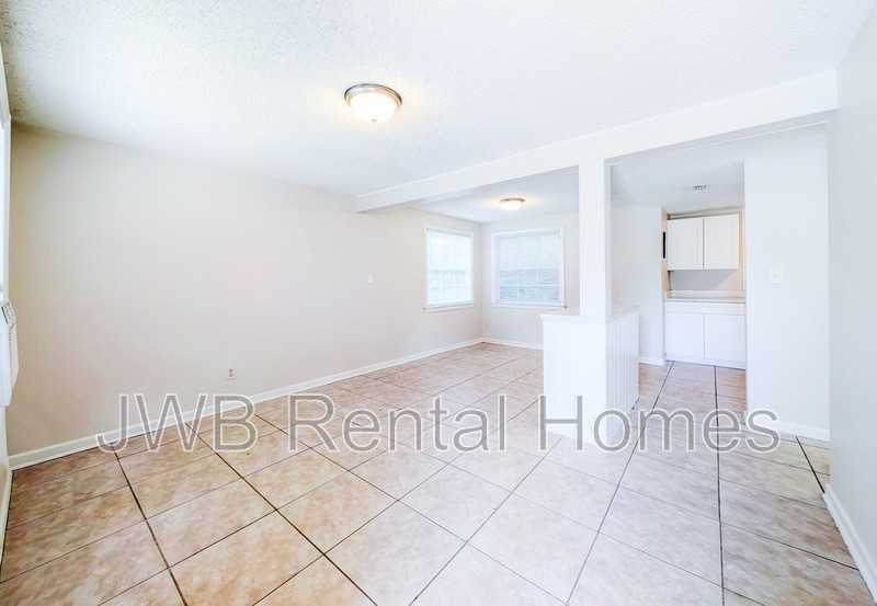 531 W 27th St - Photo 7 of 13