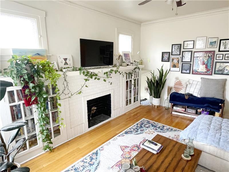 1100 N Hoyne Ave #2R - Photo 2 of 21