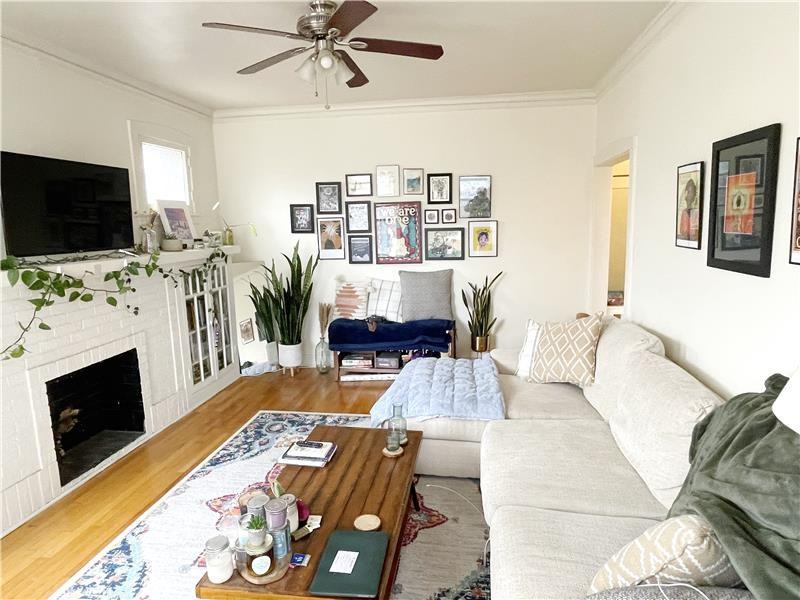 1100 N Hoyne Ave #2R - Photo 3 of 21