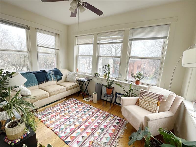 1100 N Hoyne Ave #2R - Photo 4 of 21