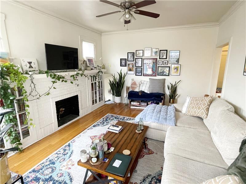 1100 N Hoyne Ave #2R - Photo 7 of 21