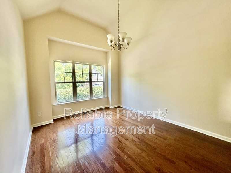 48 Salerno Dr - Photo 3 of 44