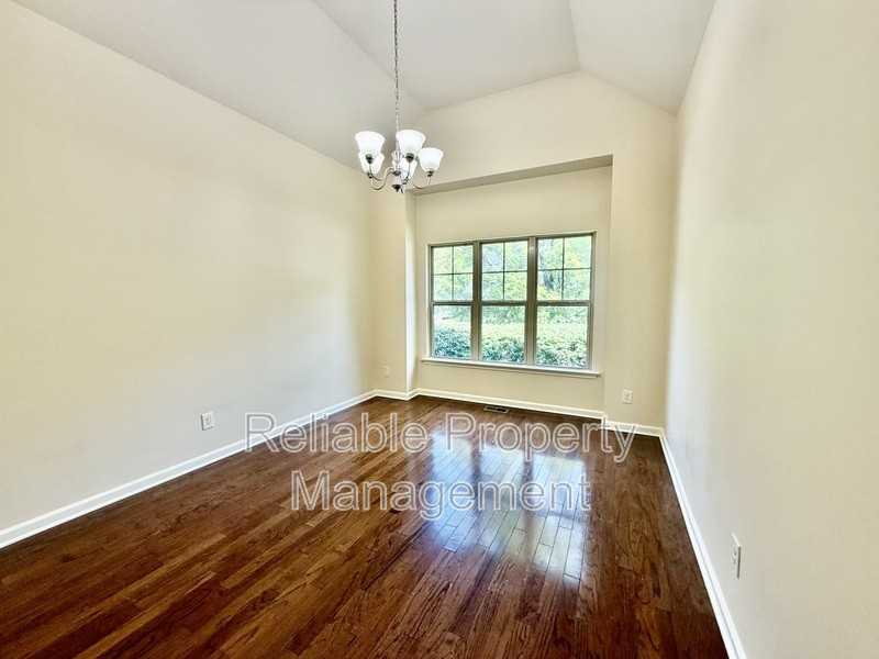 48 Salerno Dr - Photo 4 of 44