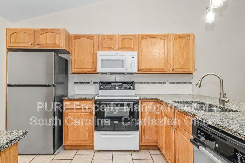 3372 Wayland Dr - Photo 6 of 21