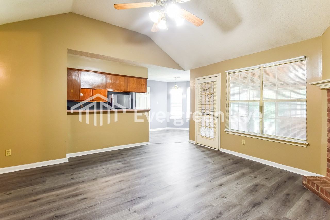 6346 Amanda Oaks Cir N - Photo 4 of 15