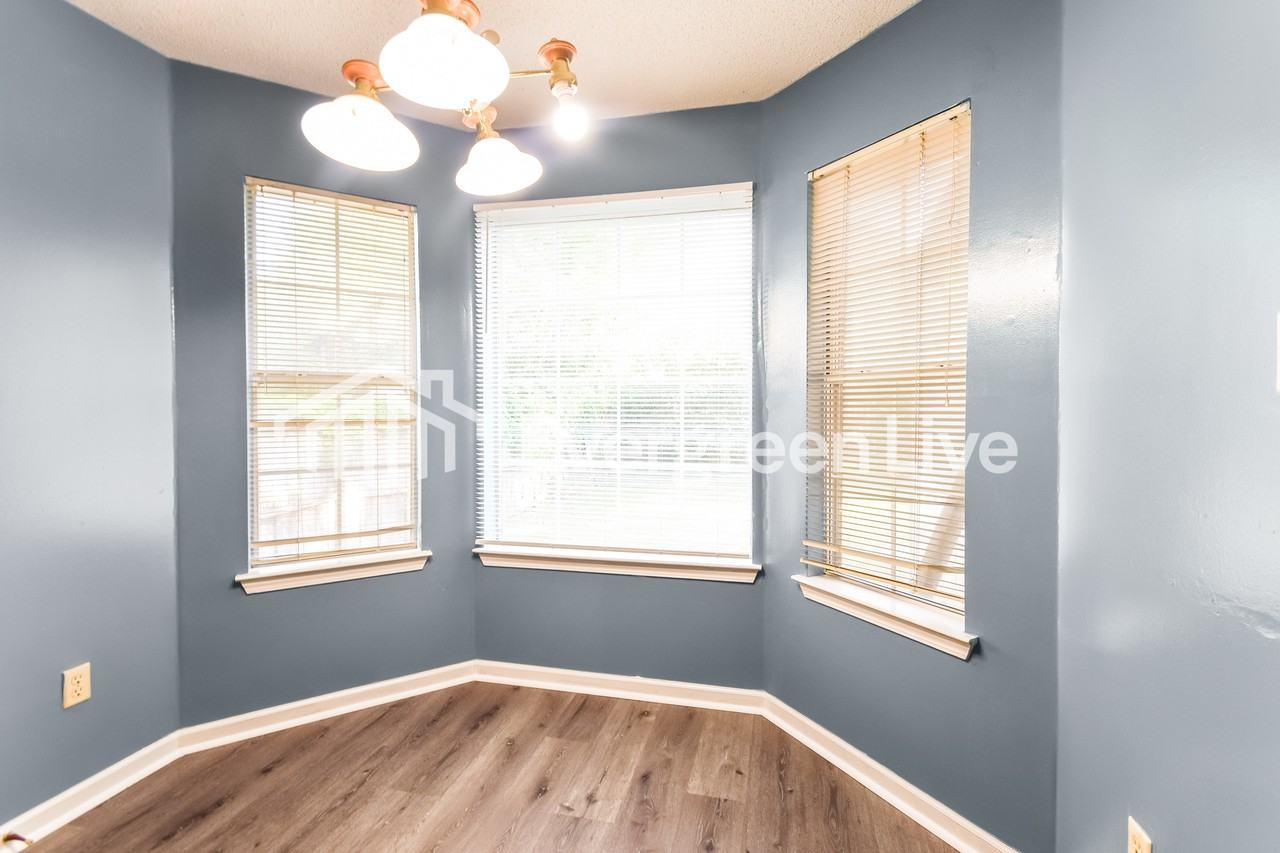 6346 Amanda Oaks Cir N - Photo 5 of 15