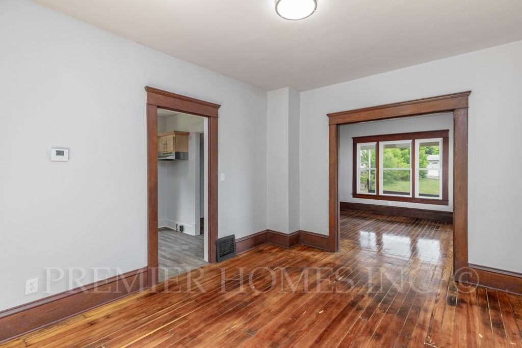 1536 Glendale Pl Ne - Photo 6 of 19