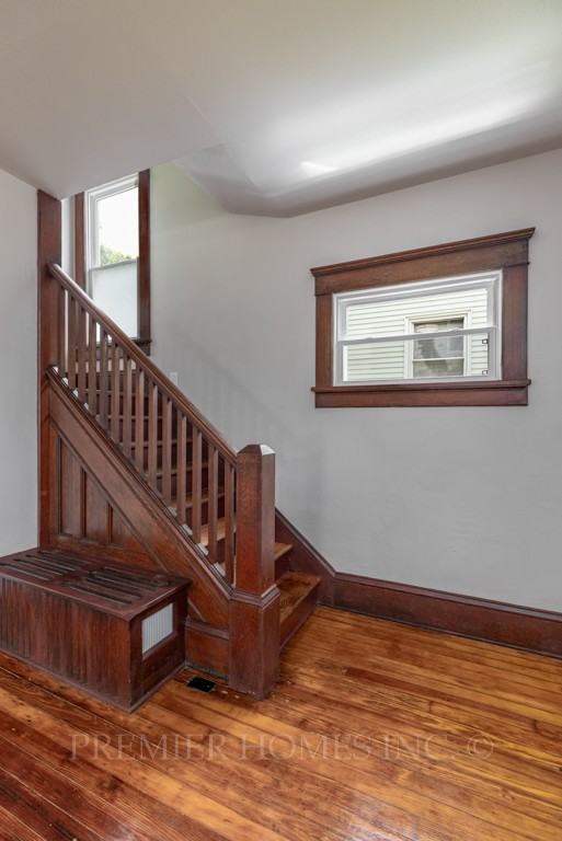 1536 Glendale Pl Ne - Photo 7 of 19
