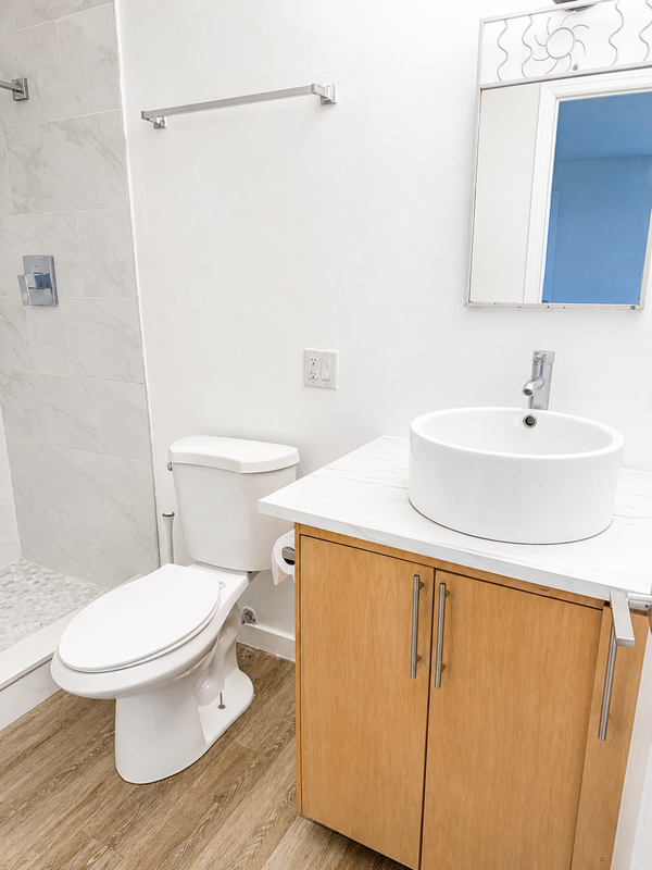 3660 Ne 6th Ave - Photo 5 of 9