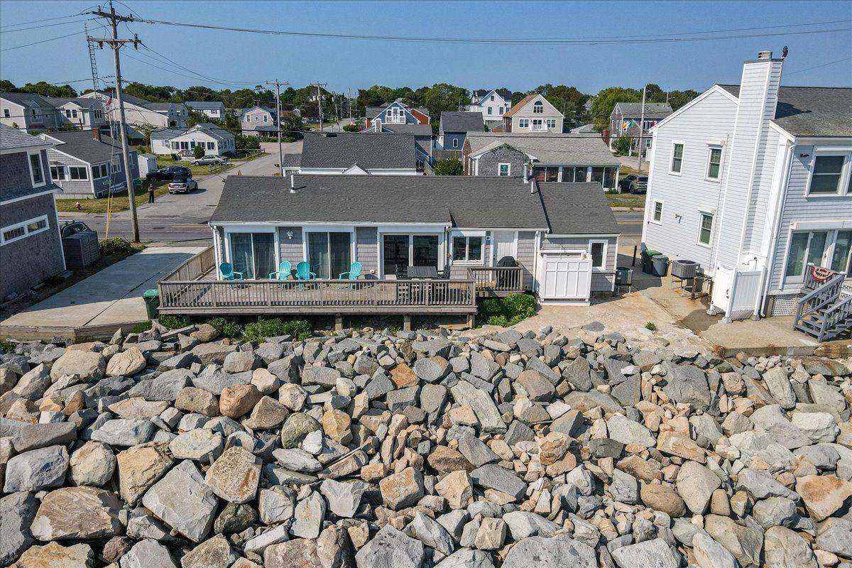 490 Ocean St - Photo 3 of 33