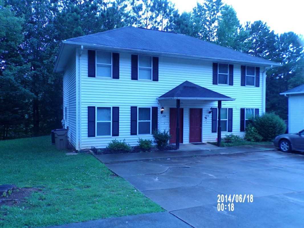 4705 Victoria Dr - Photo 5 of 7