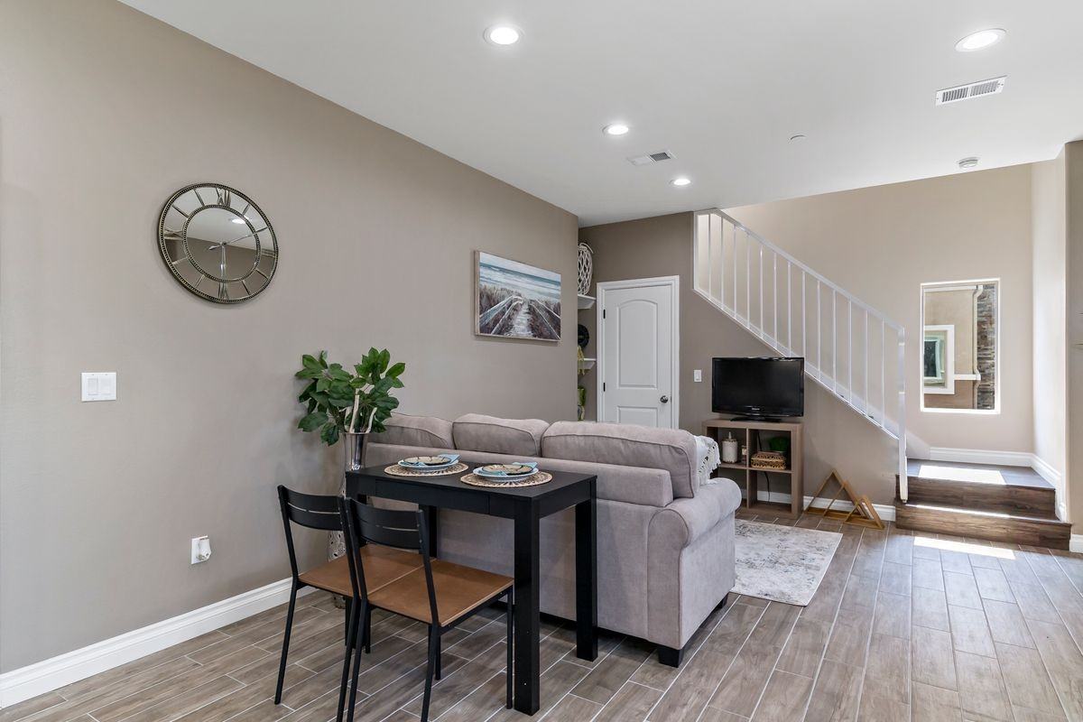 14095 Edwards St - Photo 2 of 15