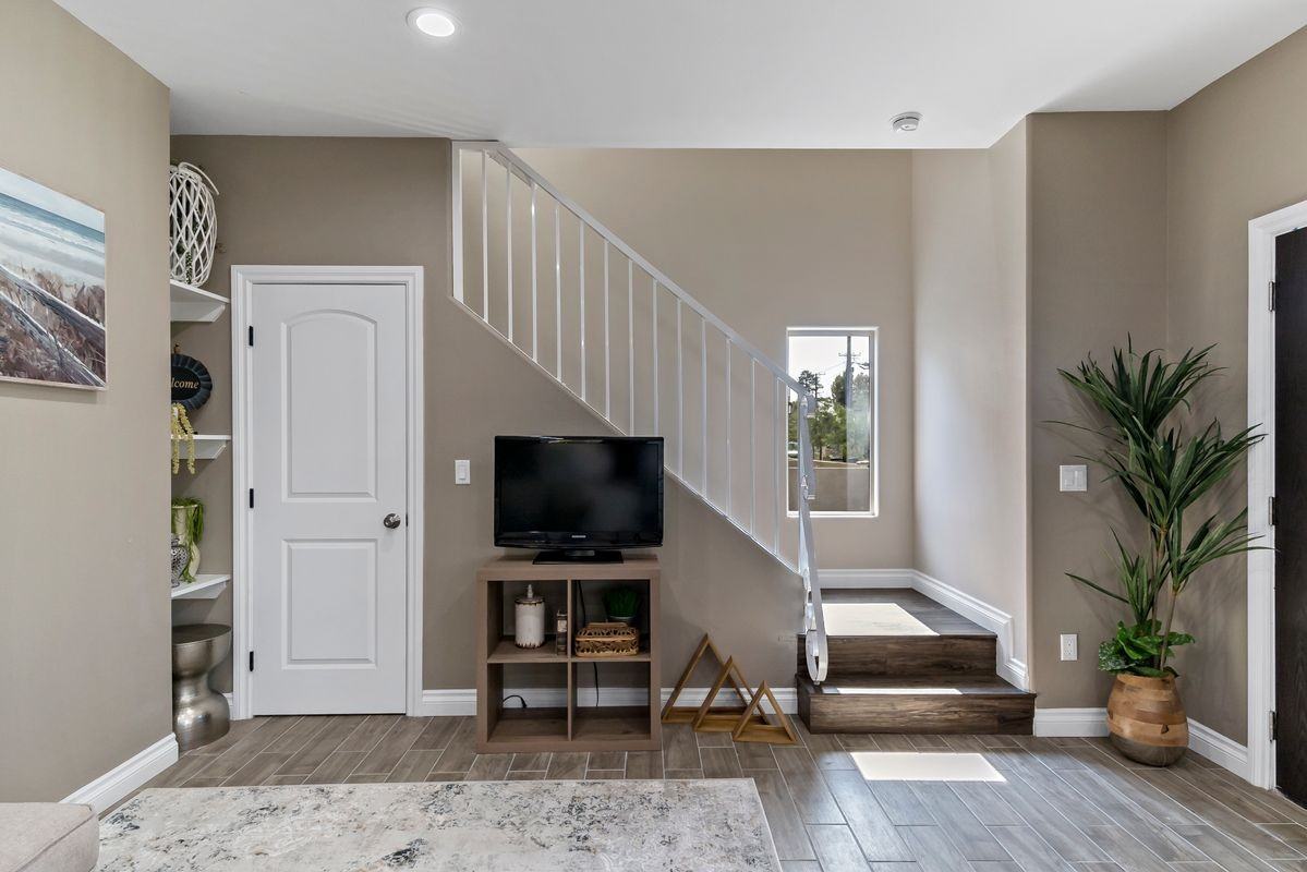 14095 Edwards St - Photo 3 of 15