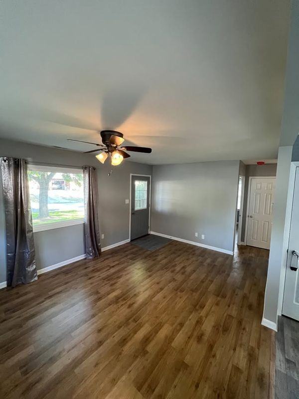 717 S 49th St - Photo 5 of 11
