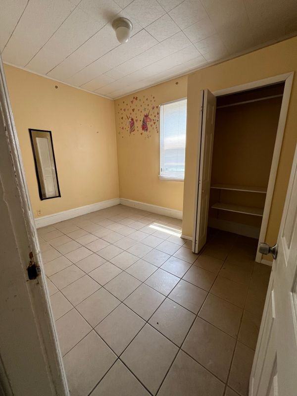 552 River St - Photo 4 of 9